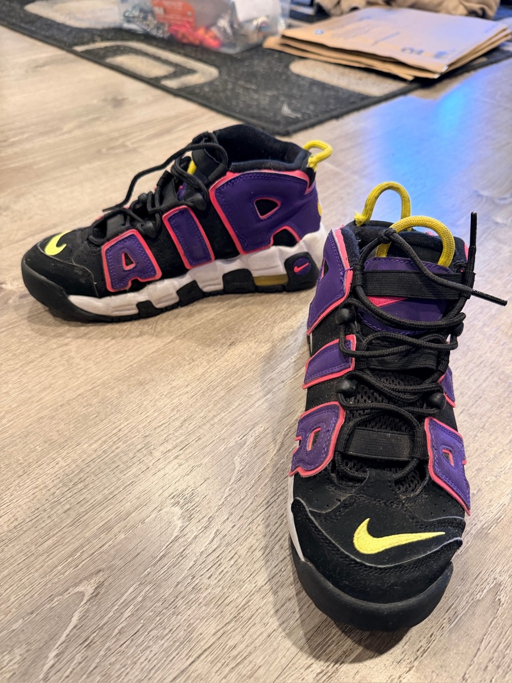 Nike Air More Uptempo 96 GS Size 6Y Black Court Purple Hyper Pink DZ5278 001